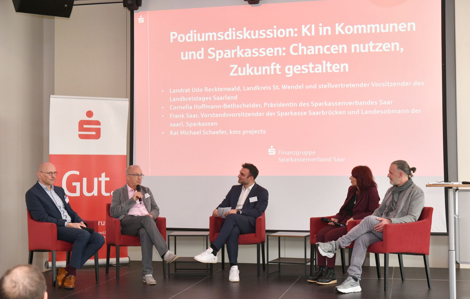 Podium · Panel